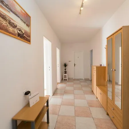 Bistre Villa