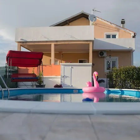 Bistre Villa