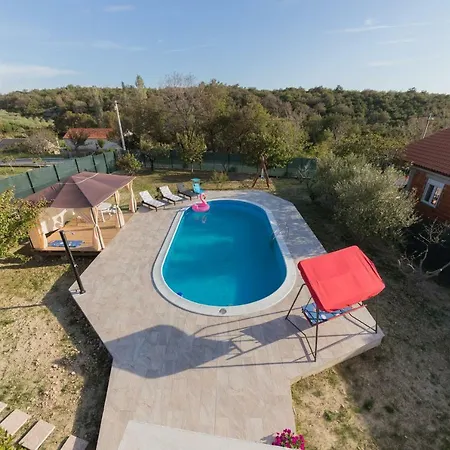 Bistre Villa